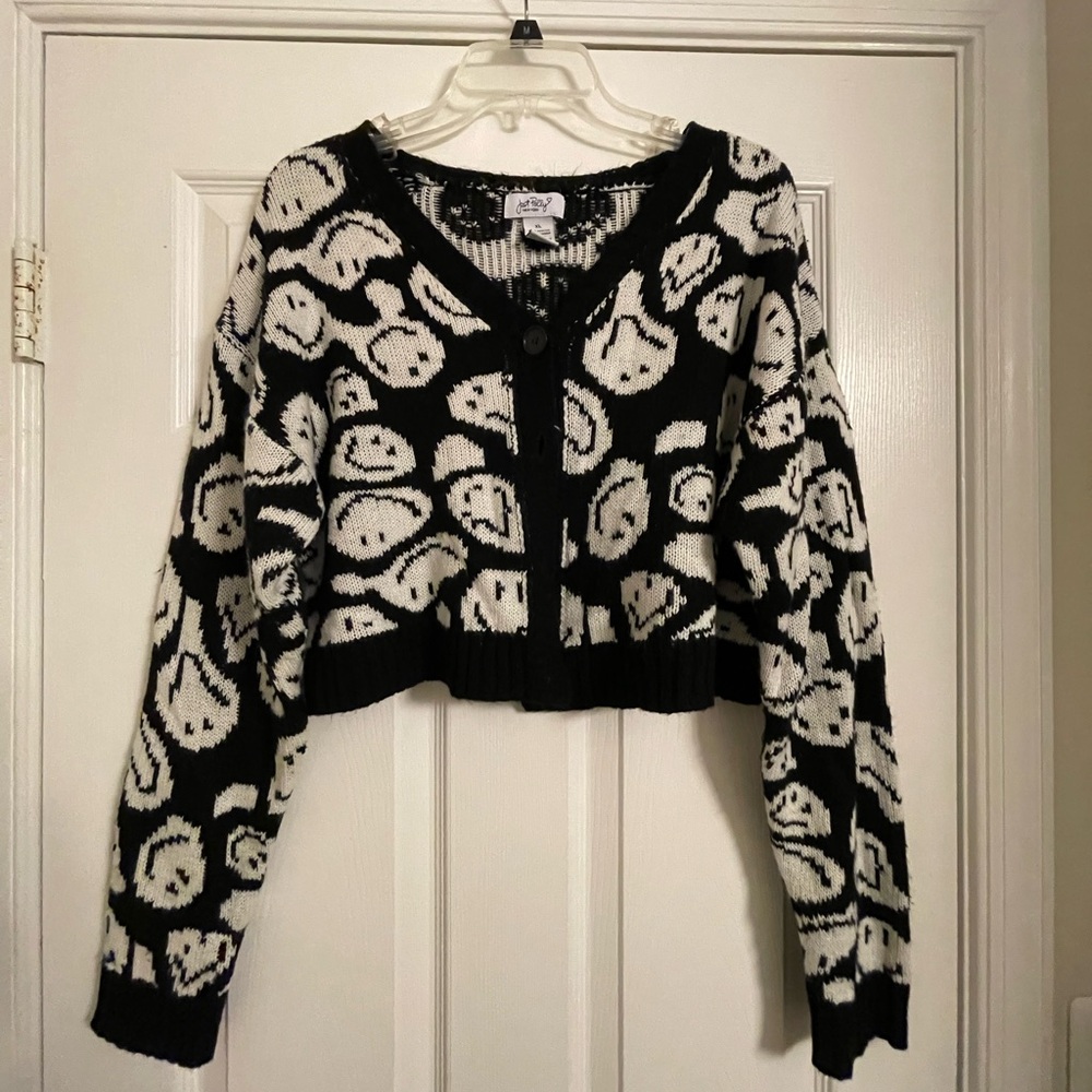 Wavy smiley face cropped cardigan